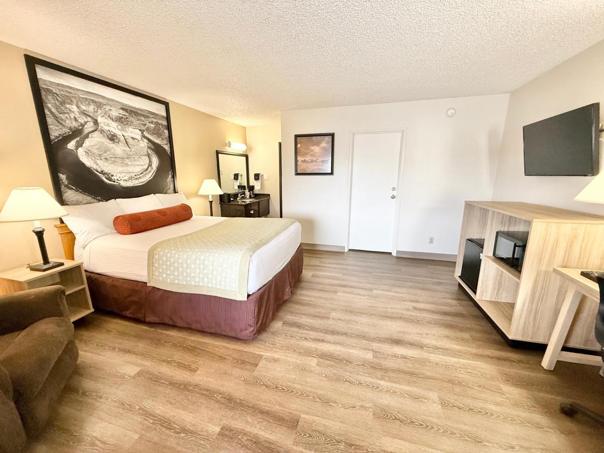 Hotel Super 8 By Wyndham Salina/Scenic Hills Area Exterior foto