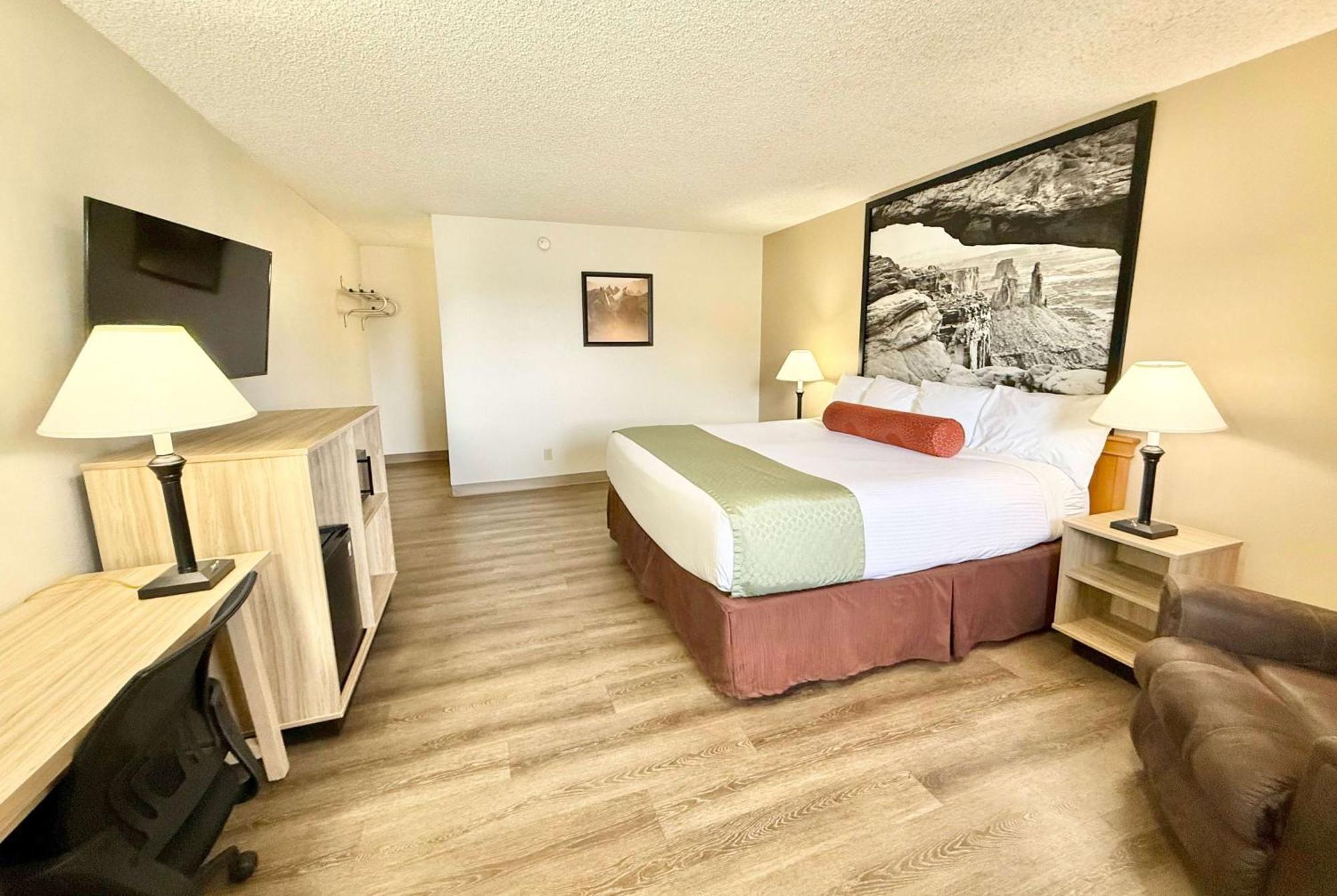 Hotel Super 8 By Wyndham Salina/Scenic Hills Area Exterior foto